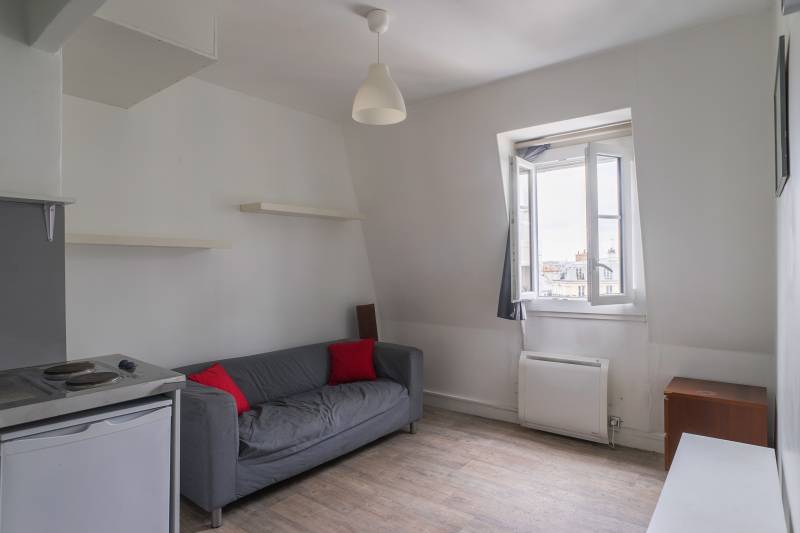 A VENDRE - appartement 2 pièces au 6ème et dernier étage - Boulevard Raspail , 75006 Paris