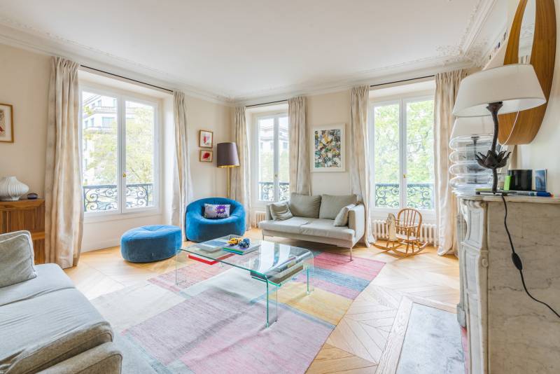 Appartement 5 pièces de charme entièrement rénové situé au 2ème étage avec ascenseur - Paris 7ème : boulevard des Invalides | Saint-François-Xavier  