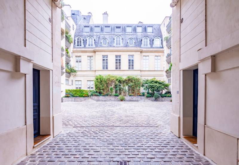 Appartement avec jardin à vendre - cour d'honneur - Hôtel de Vaudreuil