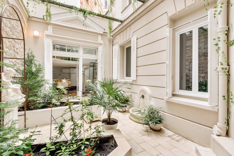 Appartement en duplex avec Patio arboré - Paris 5ème, Proximité Jardin du Luxembourg  